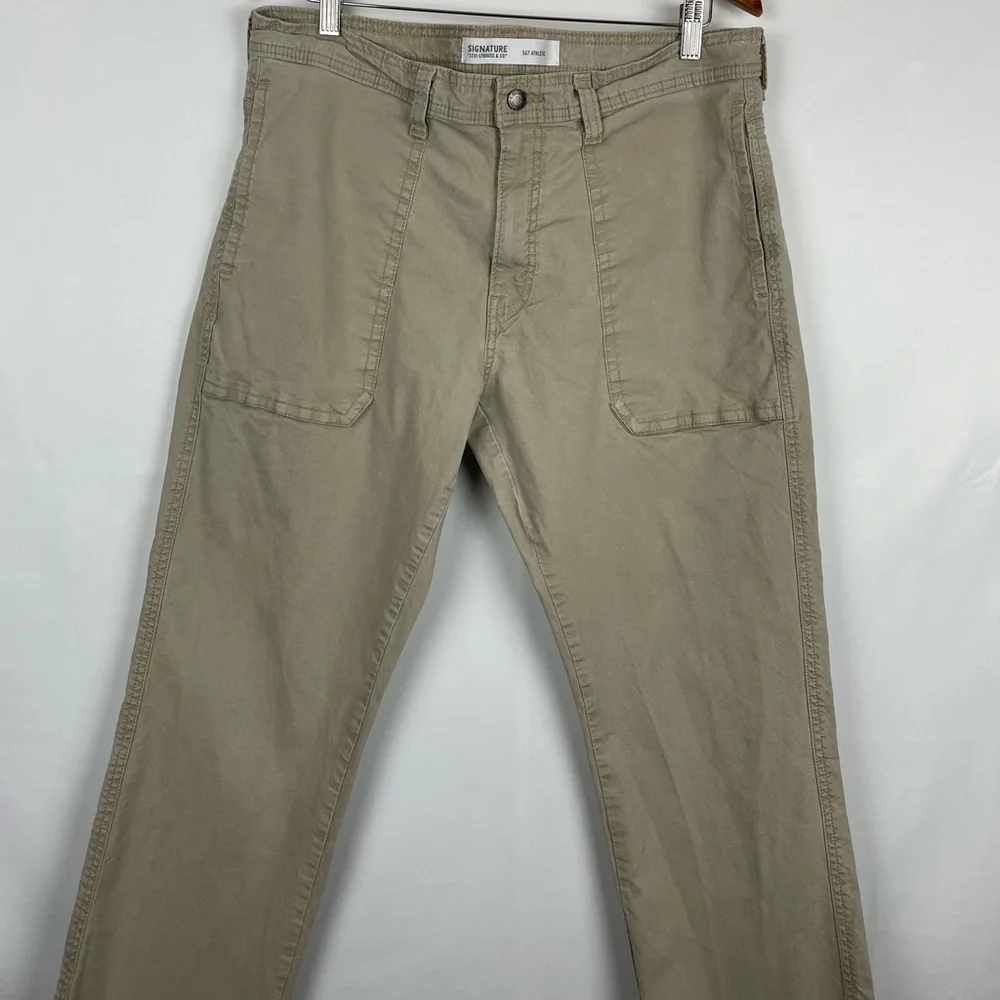 Signature by Levi Strauss Men's Relaxed Khaki Jeans 36